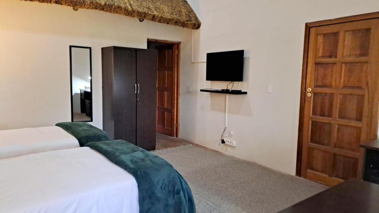 Iphofolo Lodge & Tented Camp Vivo Extérieur photo